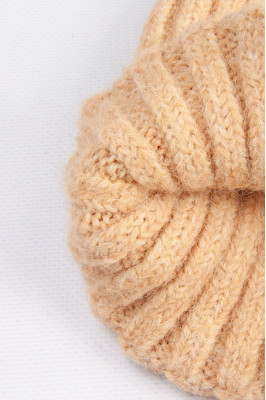 Шапка жіноча